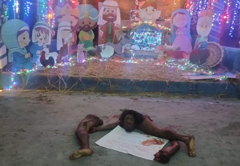 Dejan pedazos de cuerpo humano en nacimiento navideño