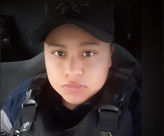 Quedan cuatro niños en orfandad tras muerte de dos policías en Coronango.