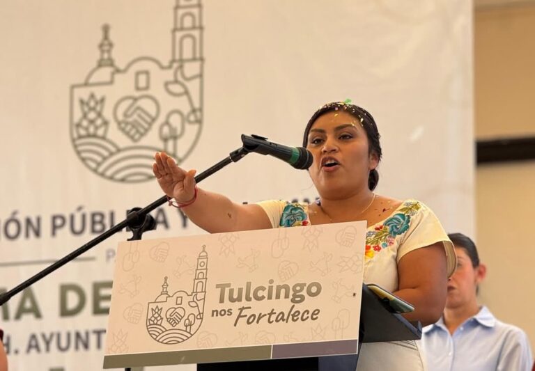 ¡ASU PM! Avientan gasolina y calcinan el auto de la presidenta de Tulcingo del Valle