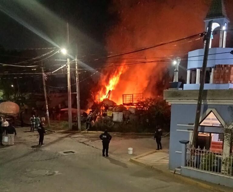 ¡Arde Coronango y Puebla! queman casa, Oxxo, vehículos y un autobús VIDEO