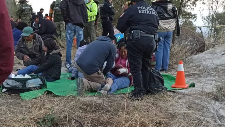 Autobús de Condumex se va a un barranco en Tlaxcala, hay 21 lesionados