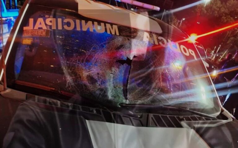 Ridiculizan a policías de Lupita Cuautle en San Andrés Cholula