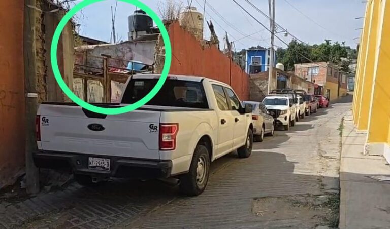 Iba a lavar los trastes y sale sangre de la llave; encuentran cadáveres en su pozo 