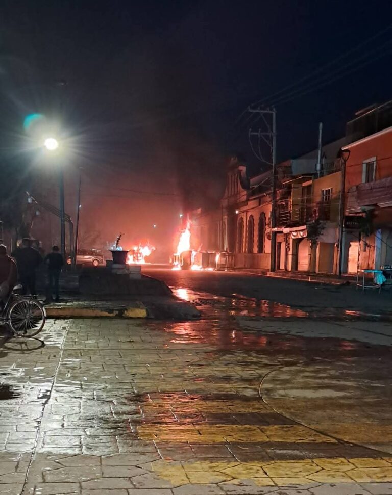 Enfrentamiento entre prestamistas del ‘gota a gota’ y policías deja tres muertos en Tlalancaleca 