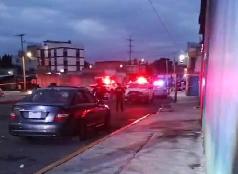 Le dan piso a 2 en balacera en tianguis Los Lavaderos; una niña y su mamá heridas