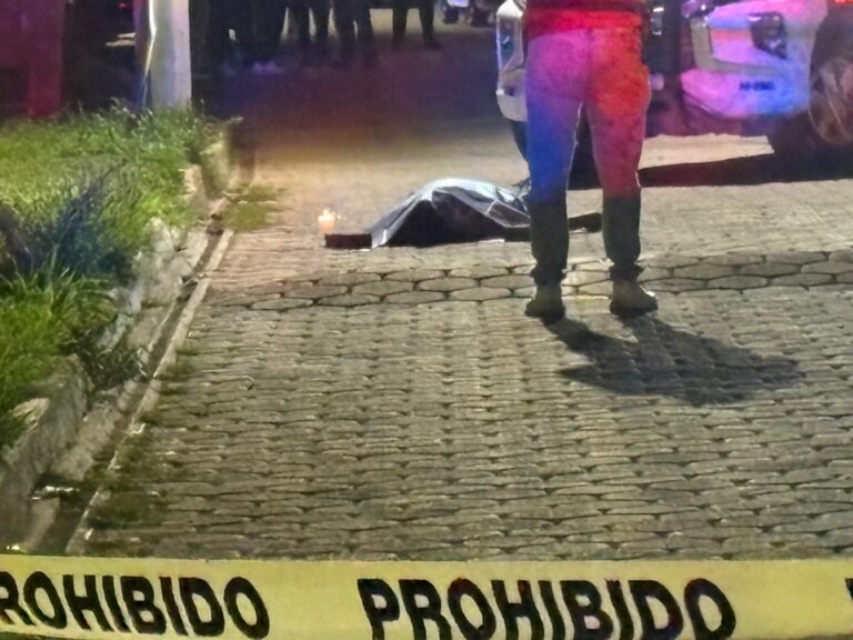 Frente a su sobrinito de 6 años, sicarios terminan con hombre en Cacalotepec