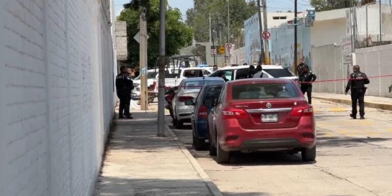 Encuentra a su madre salvajemente asesinada en colonia Universidades