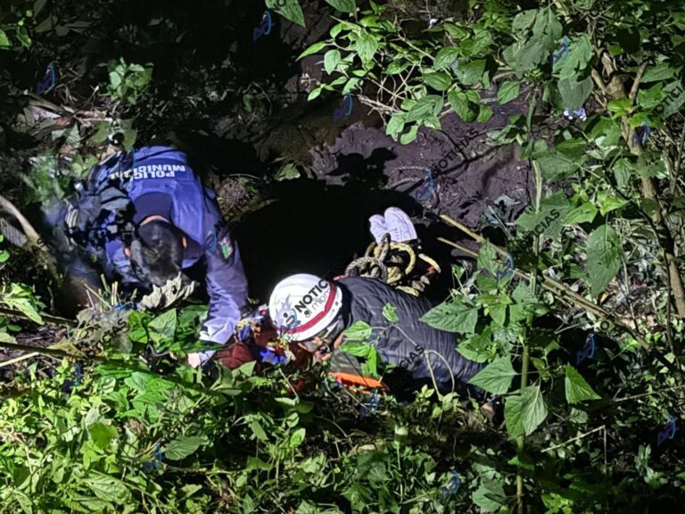 Hombre descubre que su enamorada es transexual y la avienta a un barranco en Teziutlán 