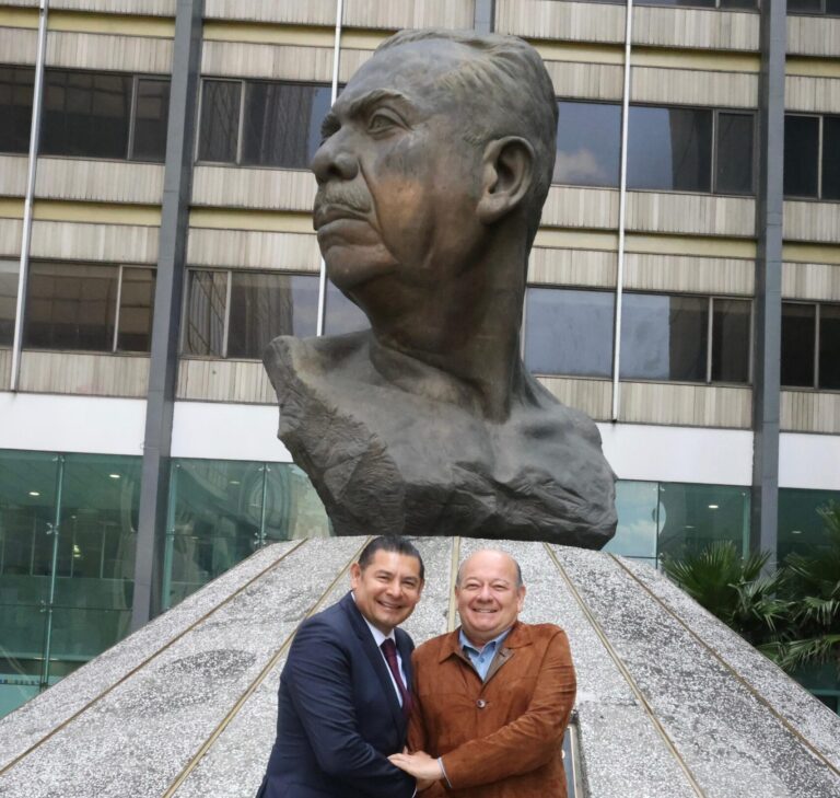 Gasolina, diésel y asfalto ofrece PEMEX a gobierno de Puebla