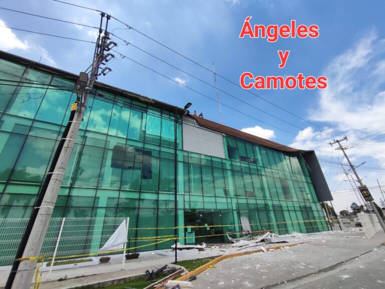 Se desploma techo del CIS de Cuautlancingo que costó 51.2 MDP: solo duró cuatro años 