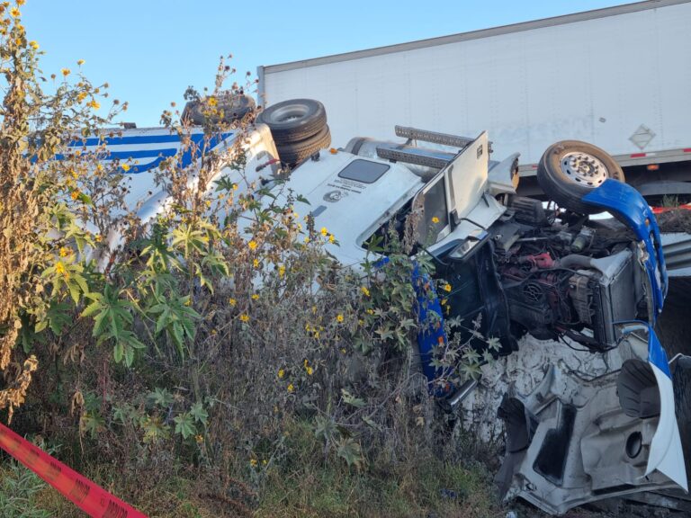 ¿La Rosa de Guadalupe? Trailero vive de milagro (VIDEO)