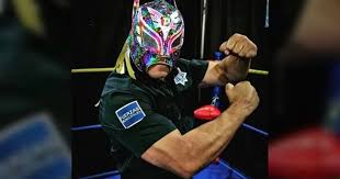 Echan de la policía y del CMLL a Pegasso
